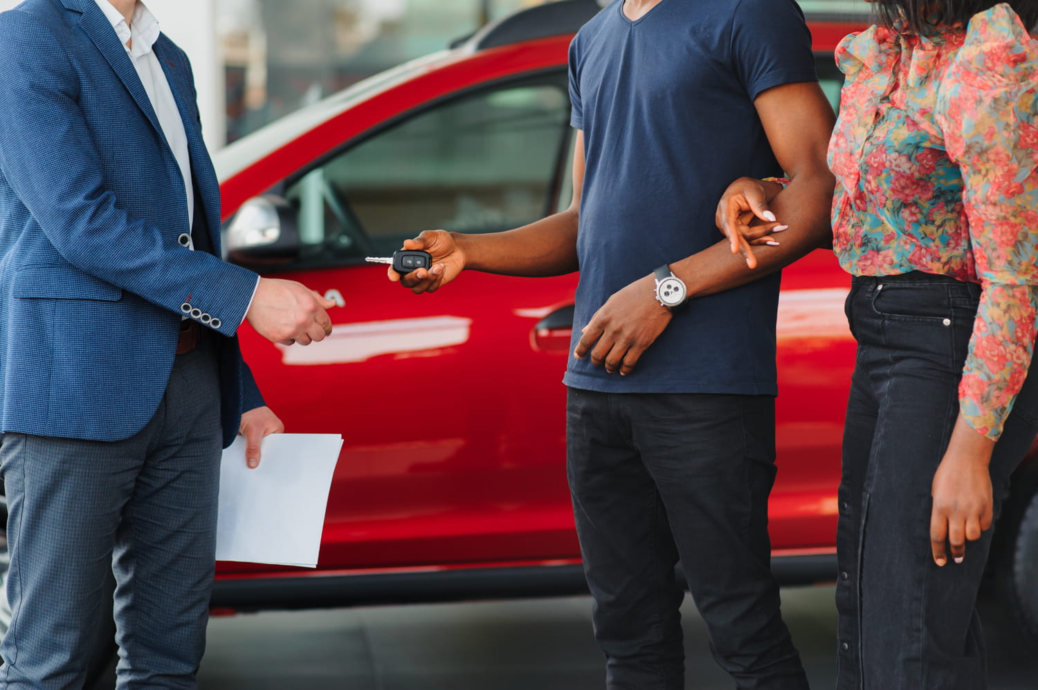 This detail on a used car proves that it has already undergone a collision according to a mechanic