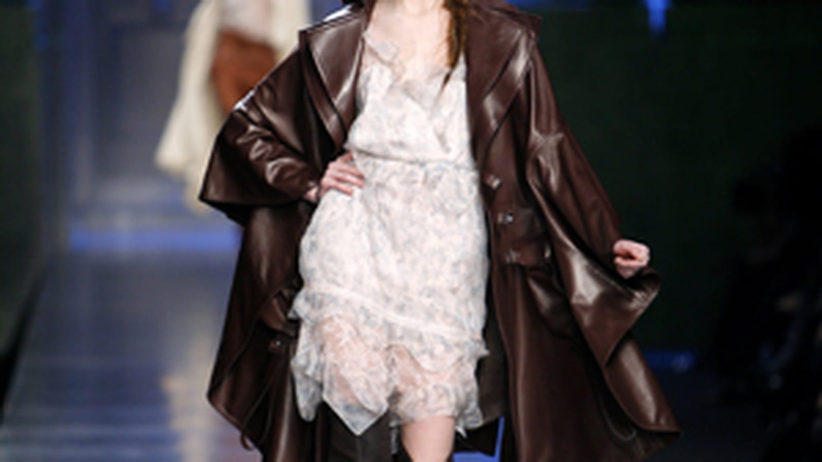 Cape en cuir chocolat