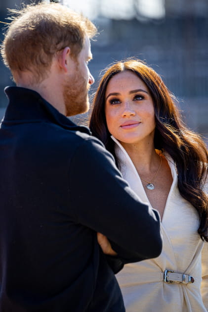 Meghan Markle boit les paroles de prince Harry