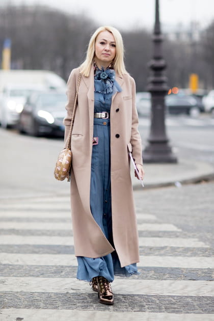 Le long manteau beige