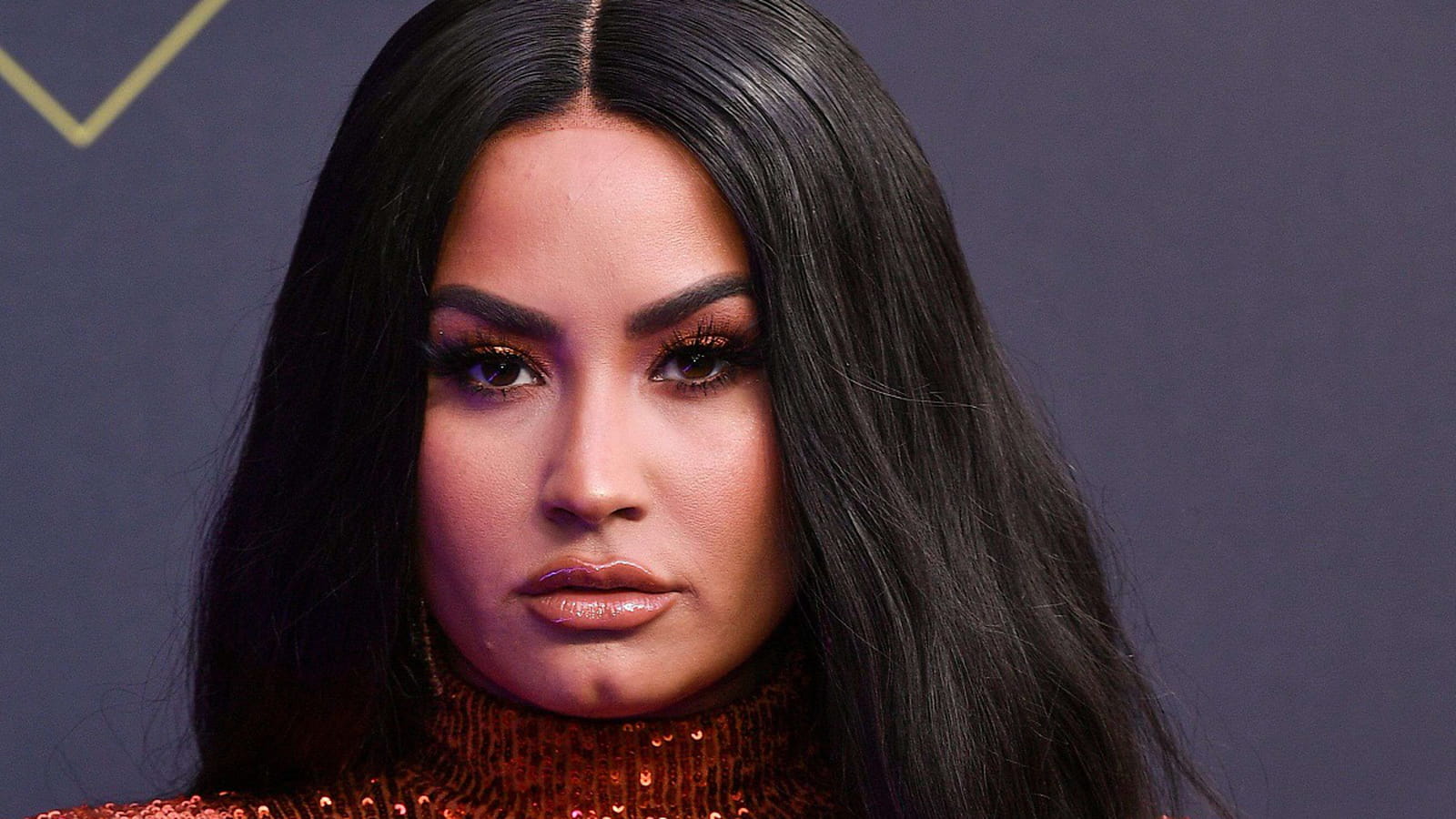 Demi Lovato en brune