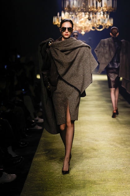 Look 31&nbsp;du d&eacute;fil&eacute; Saint Laurent