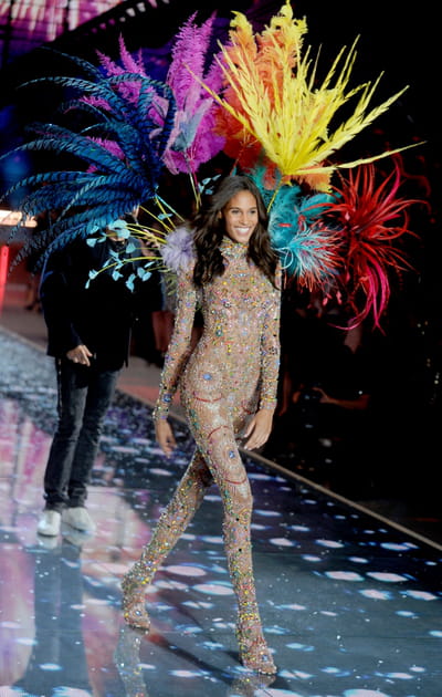 Cindy Bruna au défilé Victoria's Secret 2015