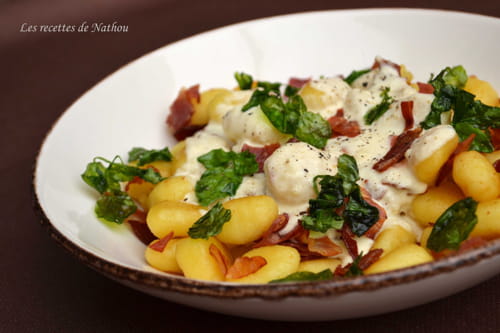 Gnocchi et pancetta grillés, sauce crémeuse au comté et cresson de fontaine frit