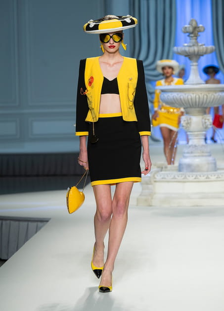 Look 24&nbsp;du d&eacute;fil&eacute; Moschino