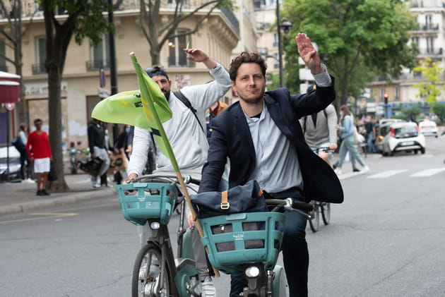 Julien Bayou &agrave; bicyclette