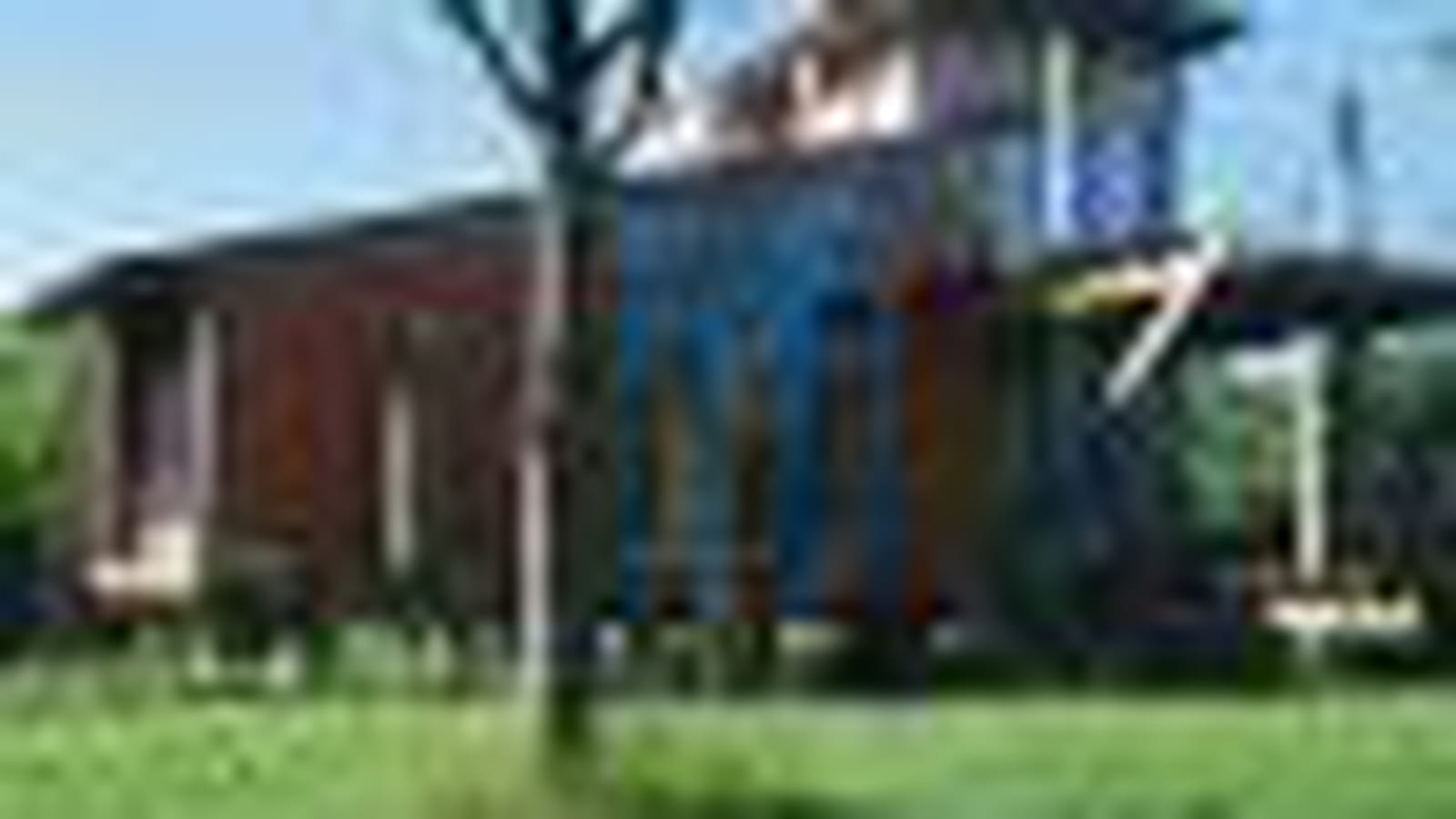103 m²