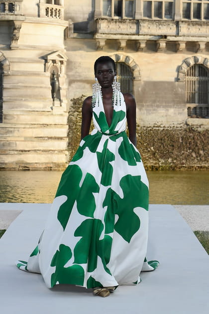 Look 43&nbsp;du d&eacute;fil&eacute; Valentino haute couture automne-hiver 2023-2024