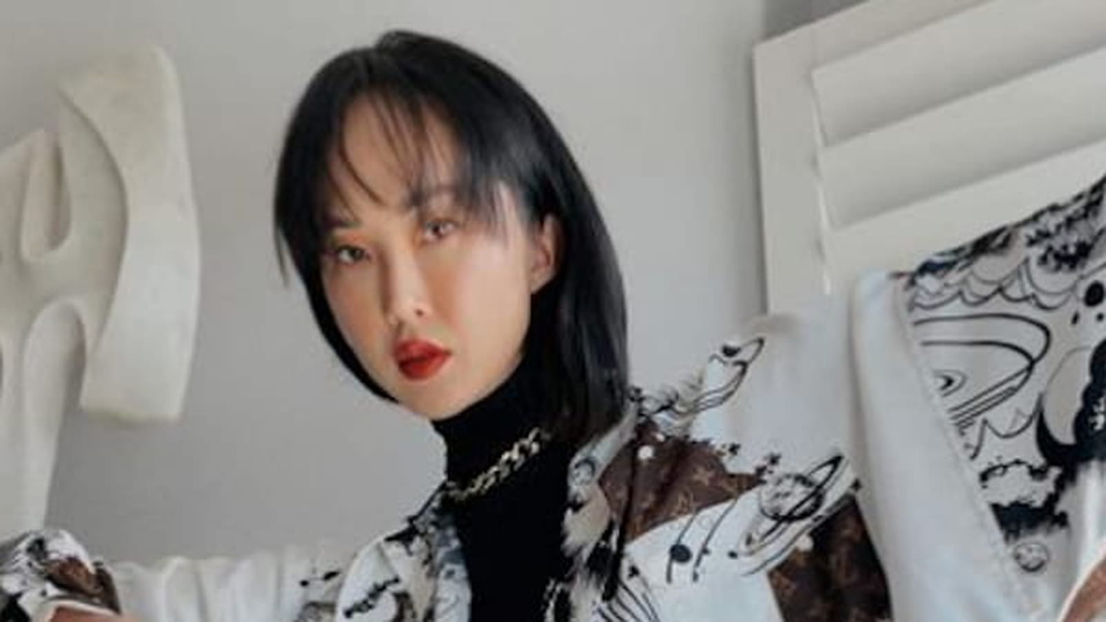 @chrisellelim