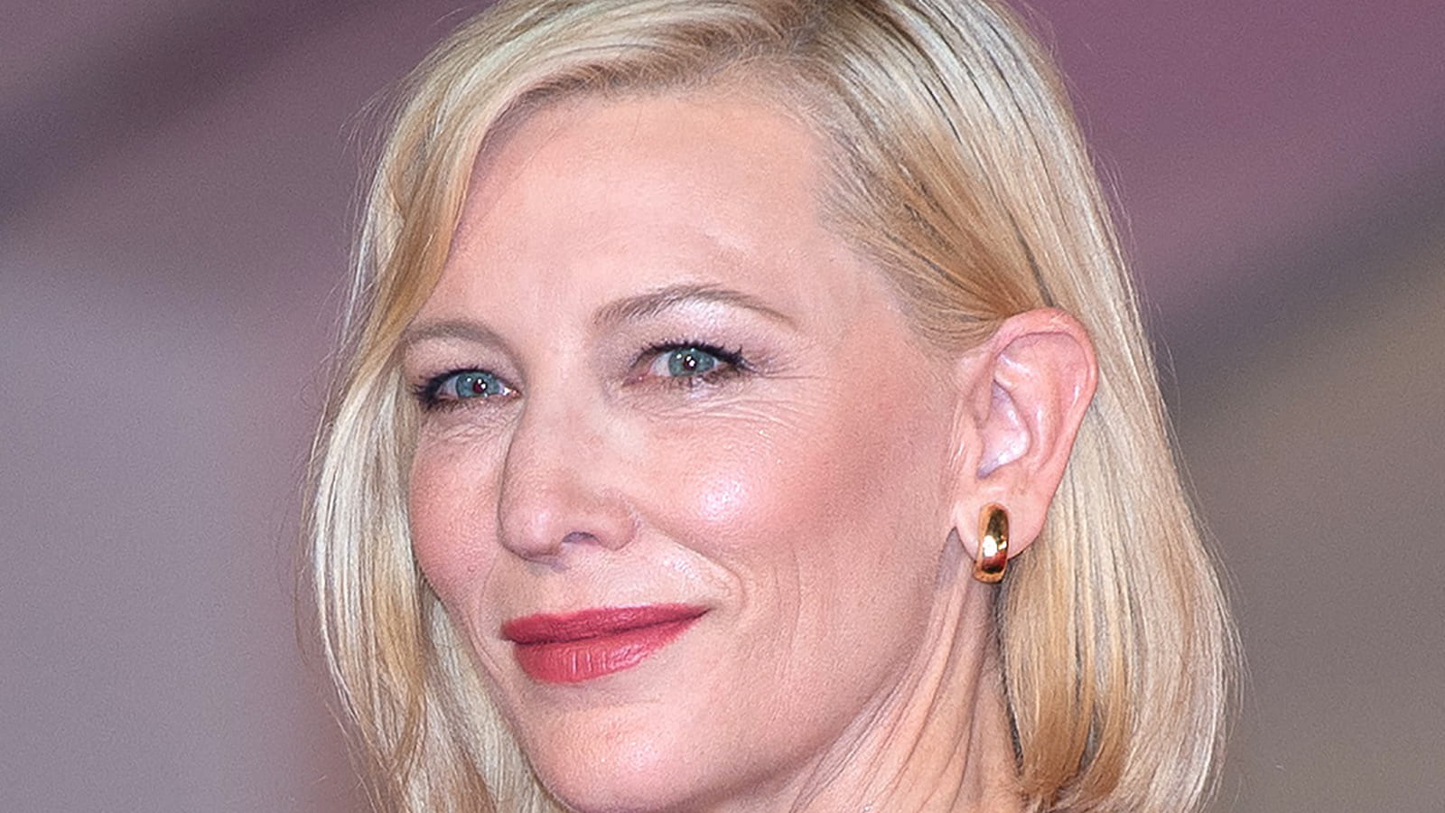 La bouche rosée de Cate Blanchett