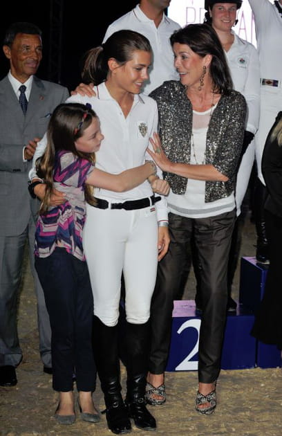 Caroline de Monaco en veste pailletée