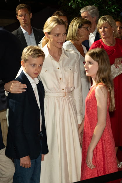 Princesse Charlene, protectrice avec ses enfants lors de la soir&eacute;e d'inauguration &agrave; Europa-Park