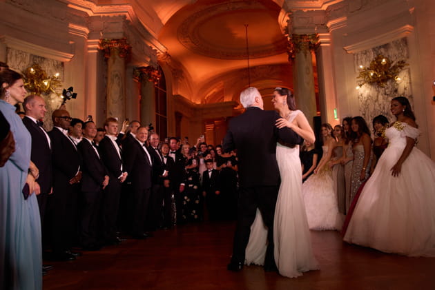 Bal des D&eacute;butantes&nbsp;: Gabrielle Janssens de Balkany et son p&egrave;re ouvrent le bal