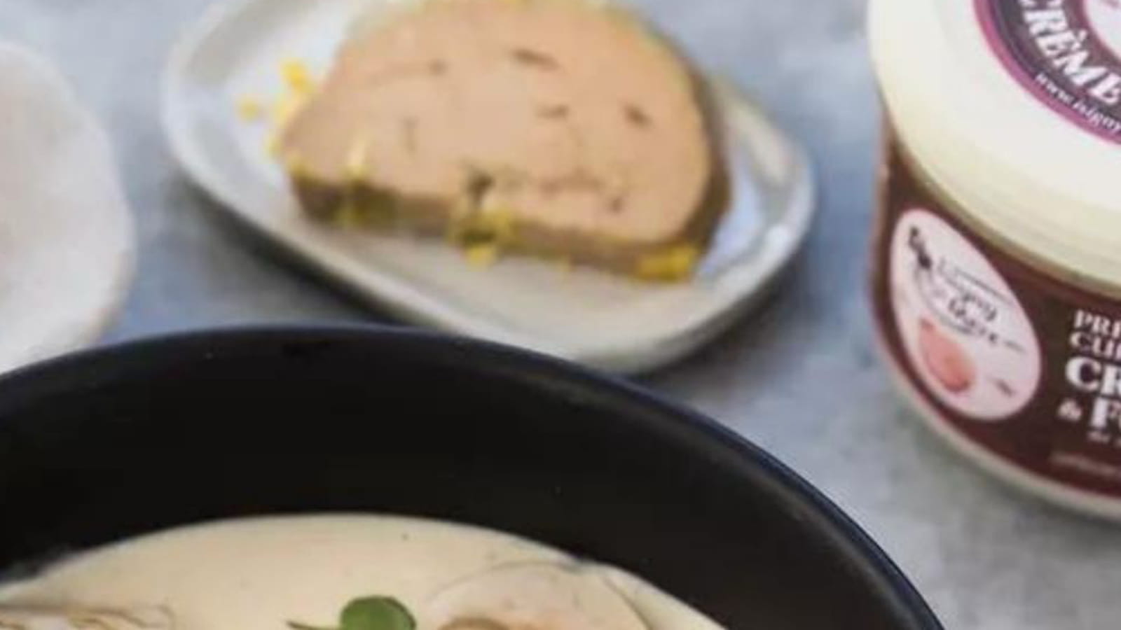 Ravioles au canard et champignons, crème et foie gras