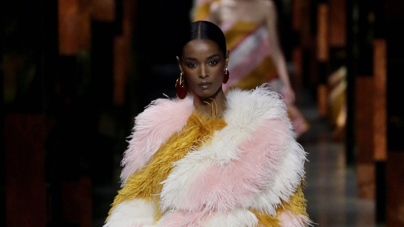 Look 28
