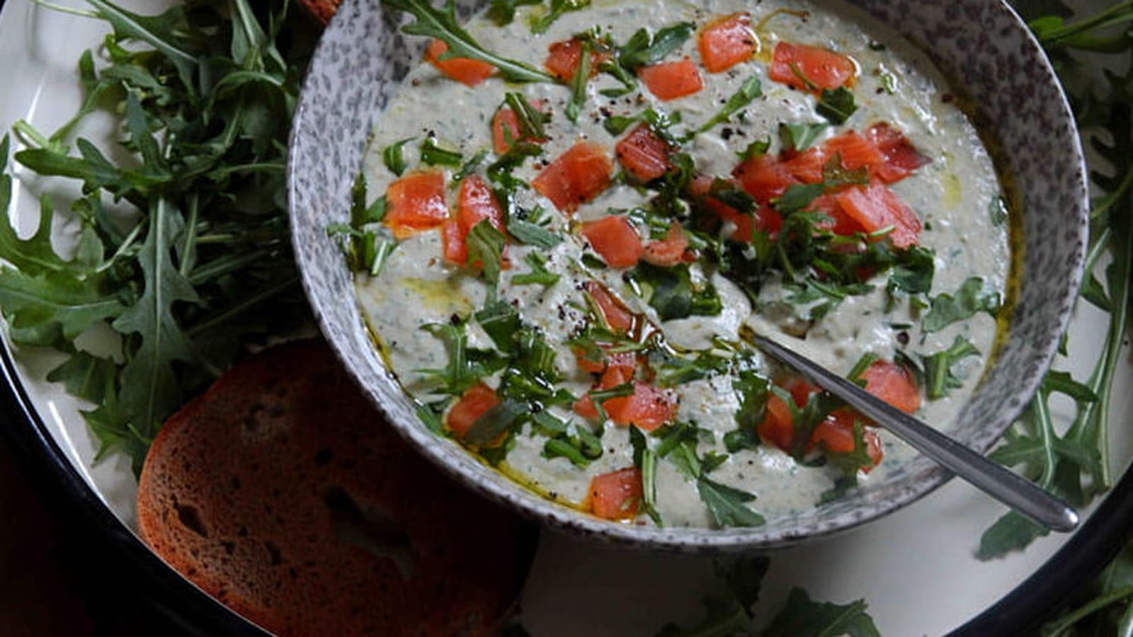 Mousse au saumon fumé et roquette