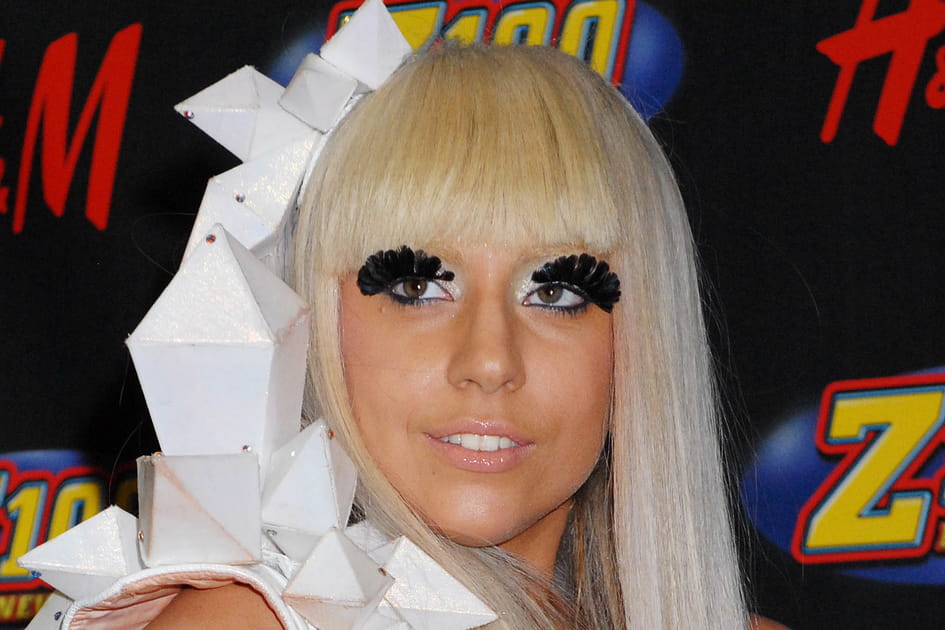 Lady Gaga et ses faux cils XXL