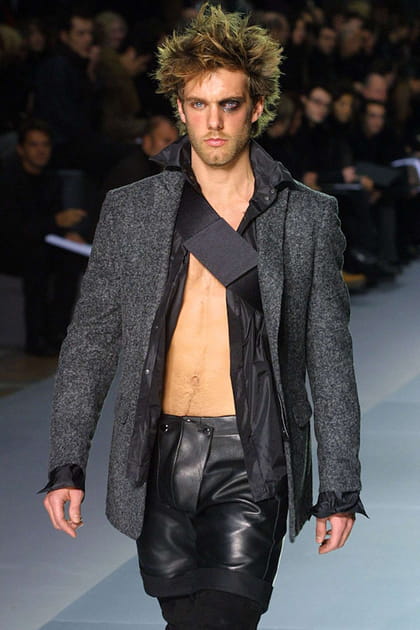 D&eacute;fil&eacute; Thierry Mugler homme automne-hiver 2002-2003