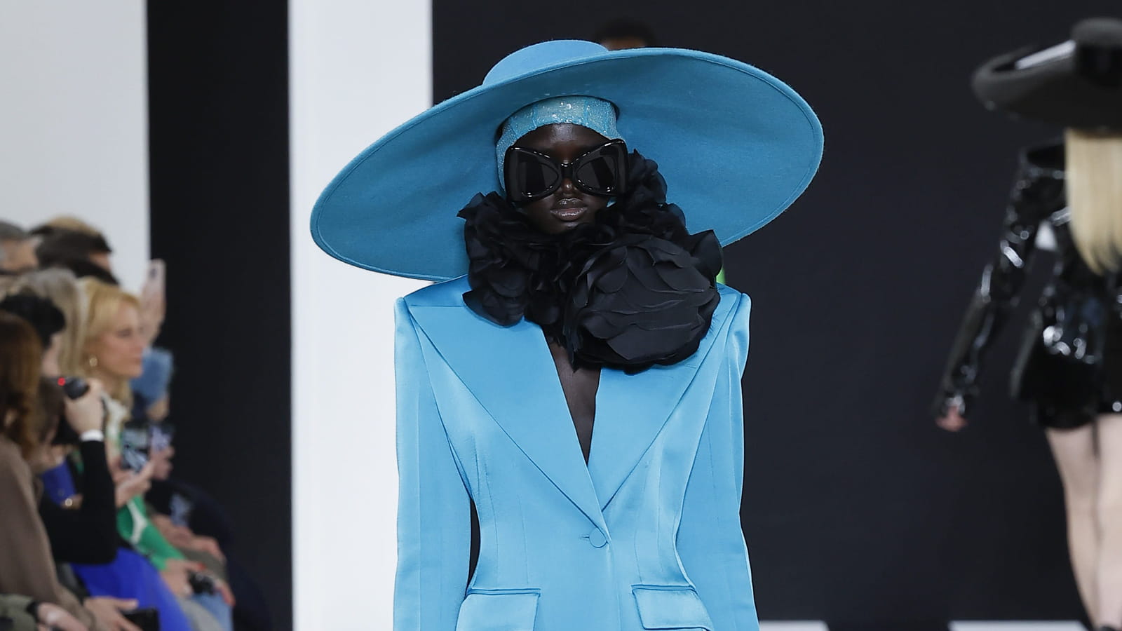 Look 11