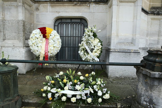 La Chapelle de Dreux orn&eacute;e de fleurs pour le comte de Paris