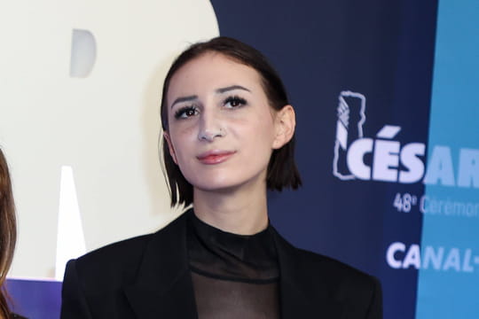 &Agrave; 20&nbsp;ans, Alice Attal, fille de Charlotte Gainsbourg, fait sensation avec un piercing&nbsp;os&eacute; et remarqu&eacute;