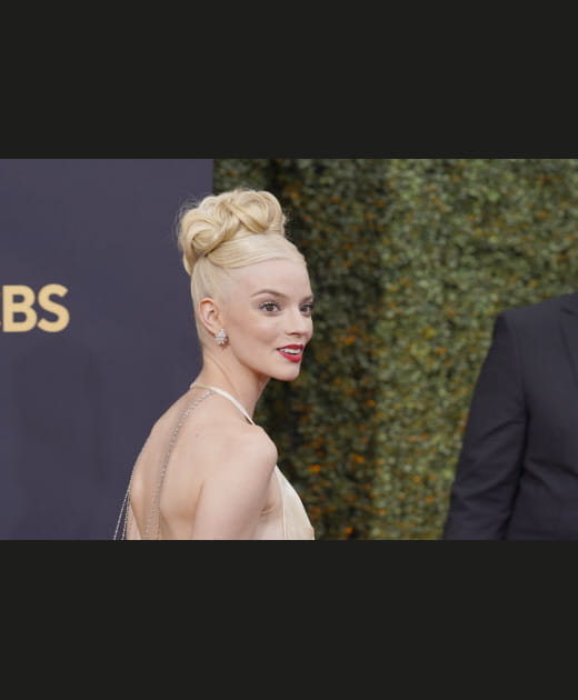Le chignon XXL d'Anya Taylor-Joy
