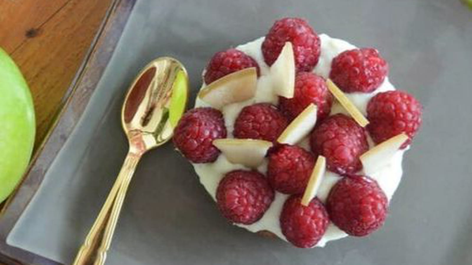 Tartelettes sans gluten pommes-framboises, pickles de pommes