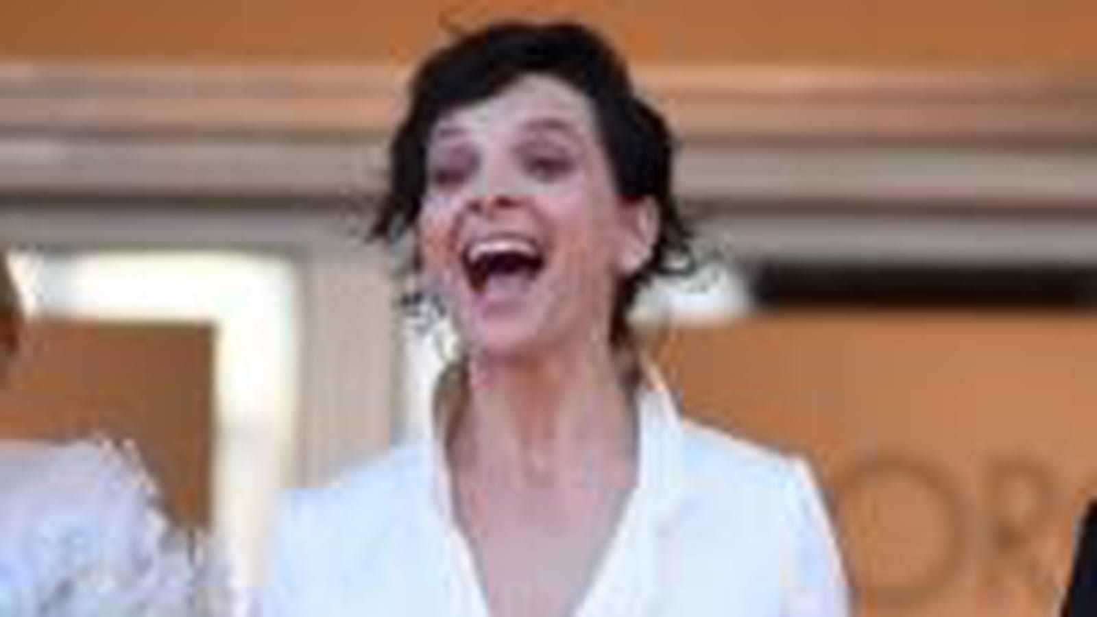 Juliette Binoche, chic en Armani Privé