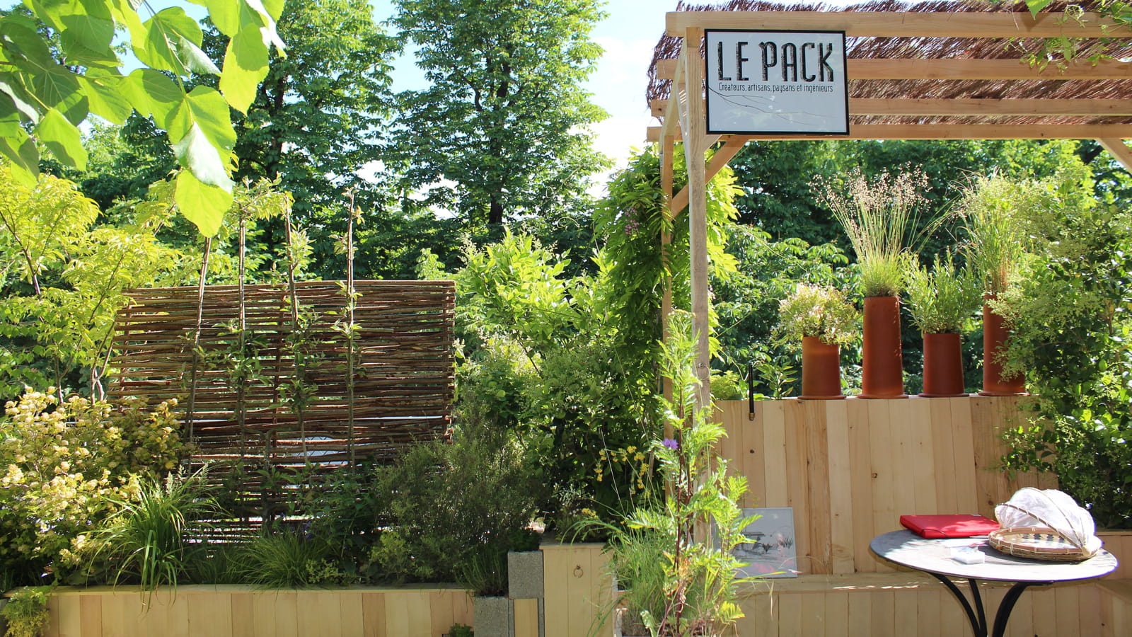 Un coin de verdure par "Le Pack"