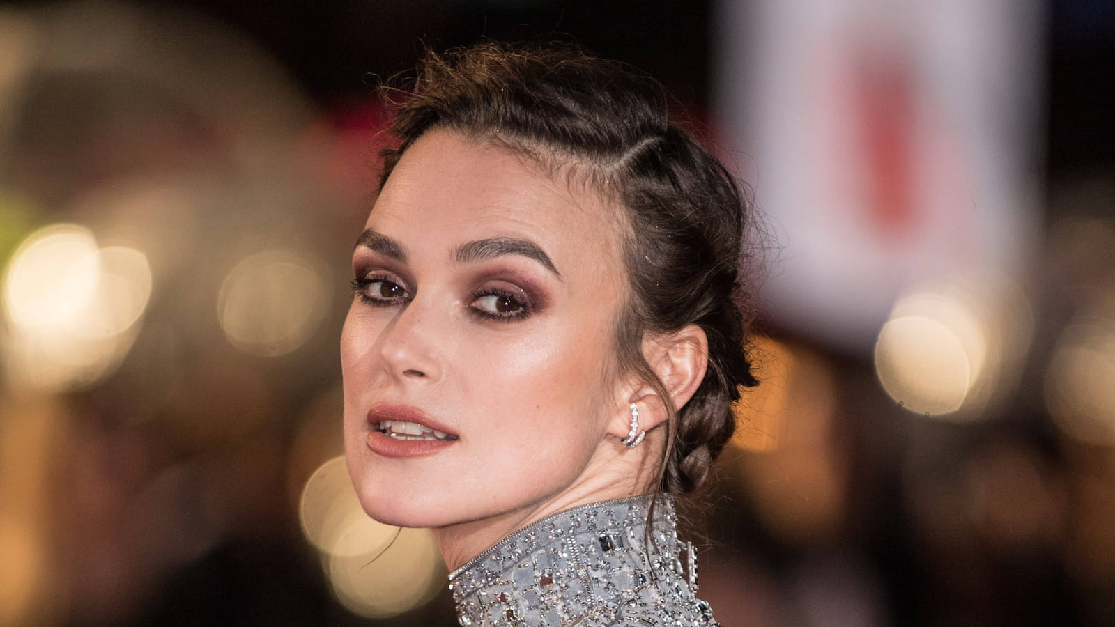 Le chignon tressé de Keira Knightley