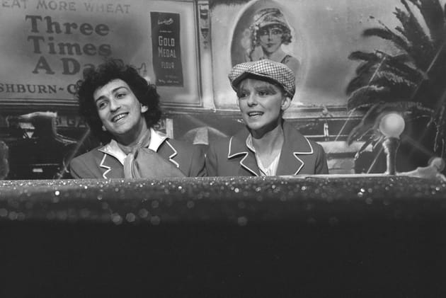 France Gall et Michel Berger jouent du piano assis