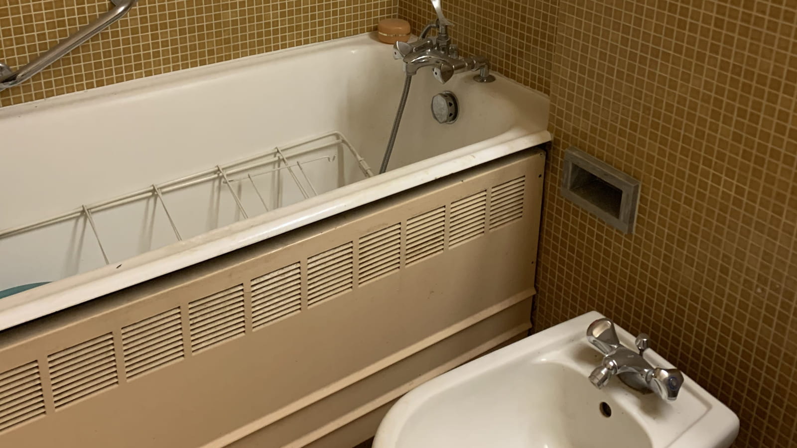 Salle de bains avant