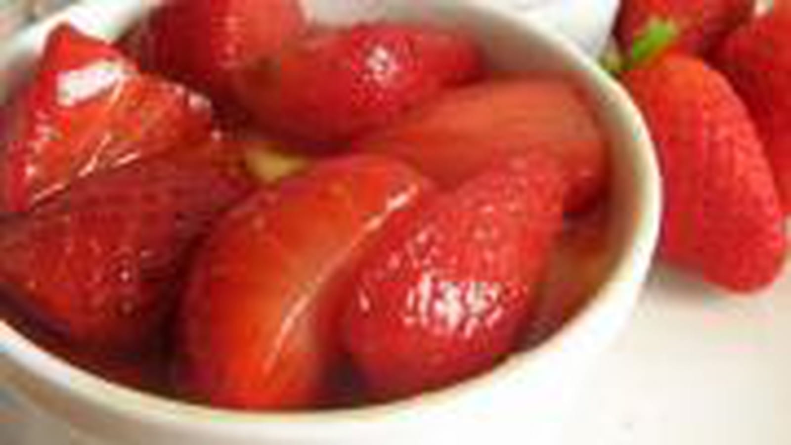Crème au chocolat blanc et aux fraises caramélisées