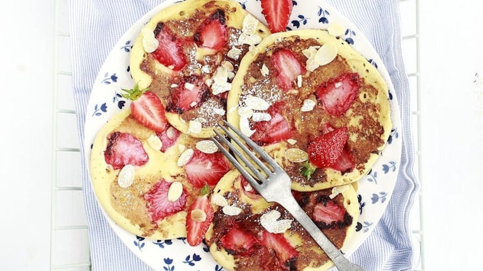 Pancakes aux fraises et amandes