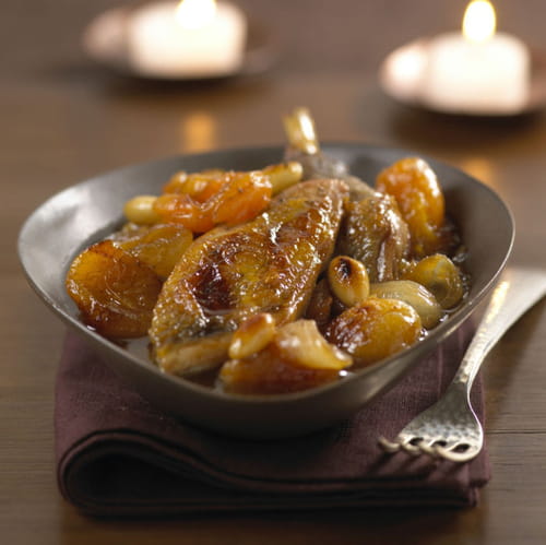 Cocotte de chapon de pintade fermière des landes aux abricots secs et au miel