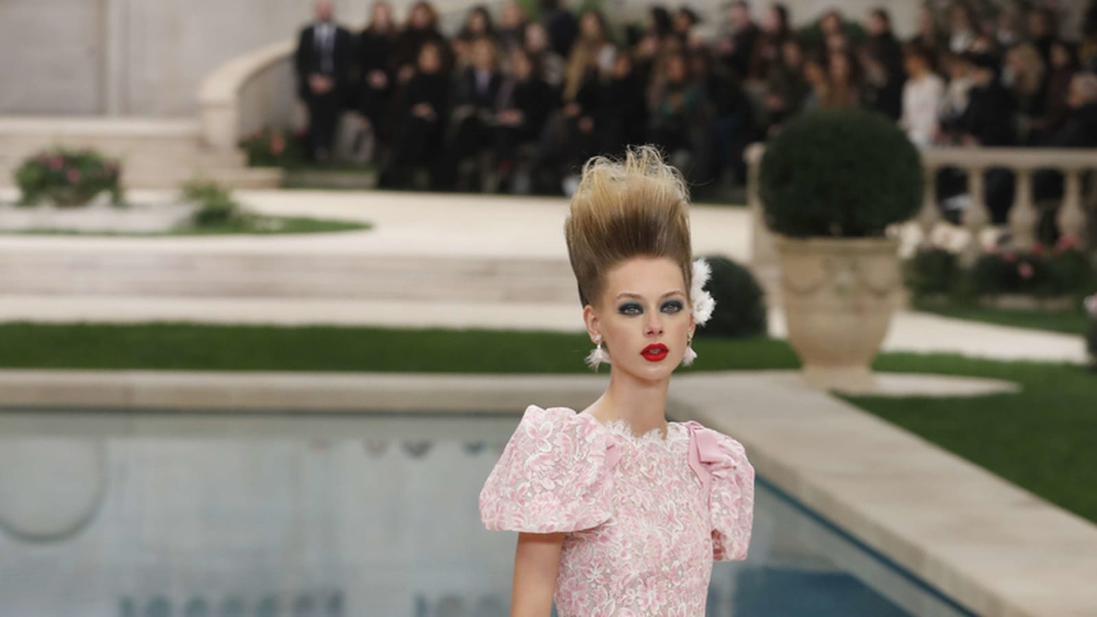 Look 60