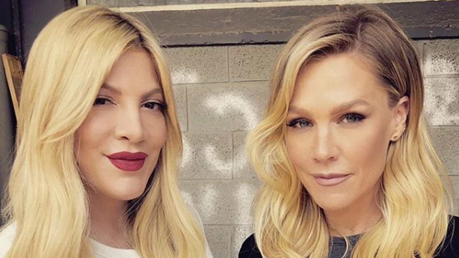 Jennie Garth, Tori Spelling