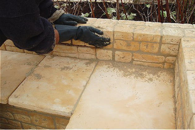 Il est temps de jointoyer les murets