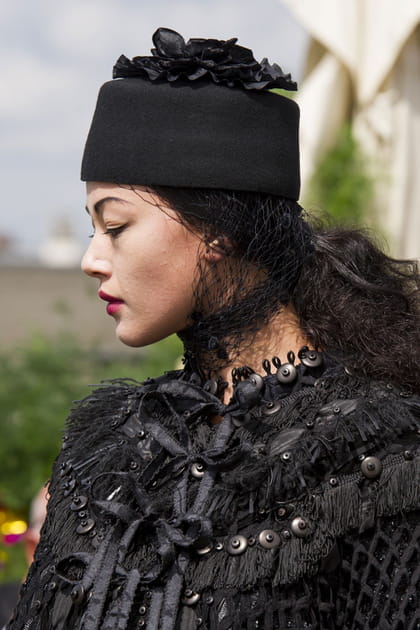 Le chapeau toque du d&eacute;fil&eacute; Franck Sorbier