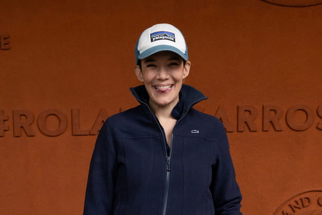 M&eacute;lanie Doutey s'amuse avec les photographes &agrave; Roland-Garros