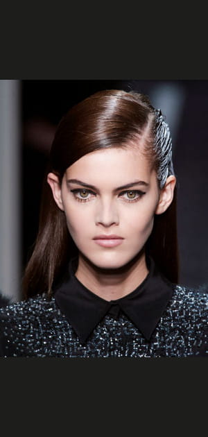 La raie plaqu&eacute;e sur le c&ocirc;t&eacute;