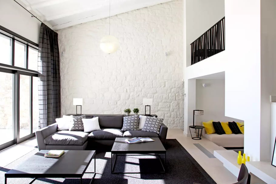 Salon noir et blanc : comment adopter cet indémodable ?