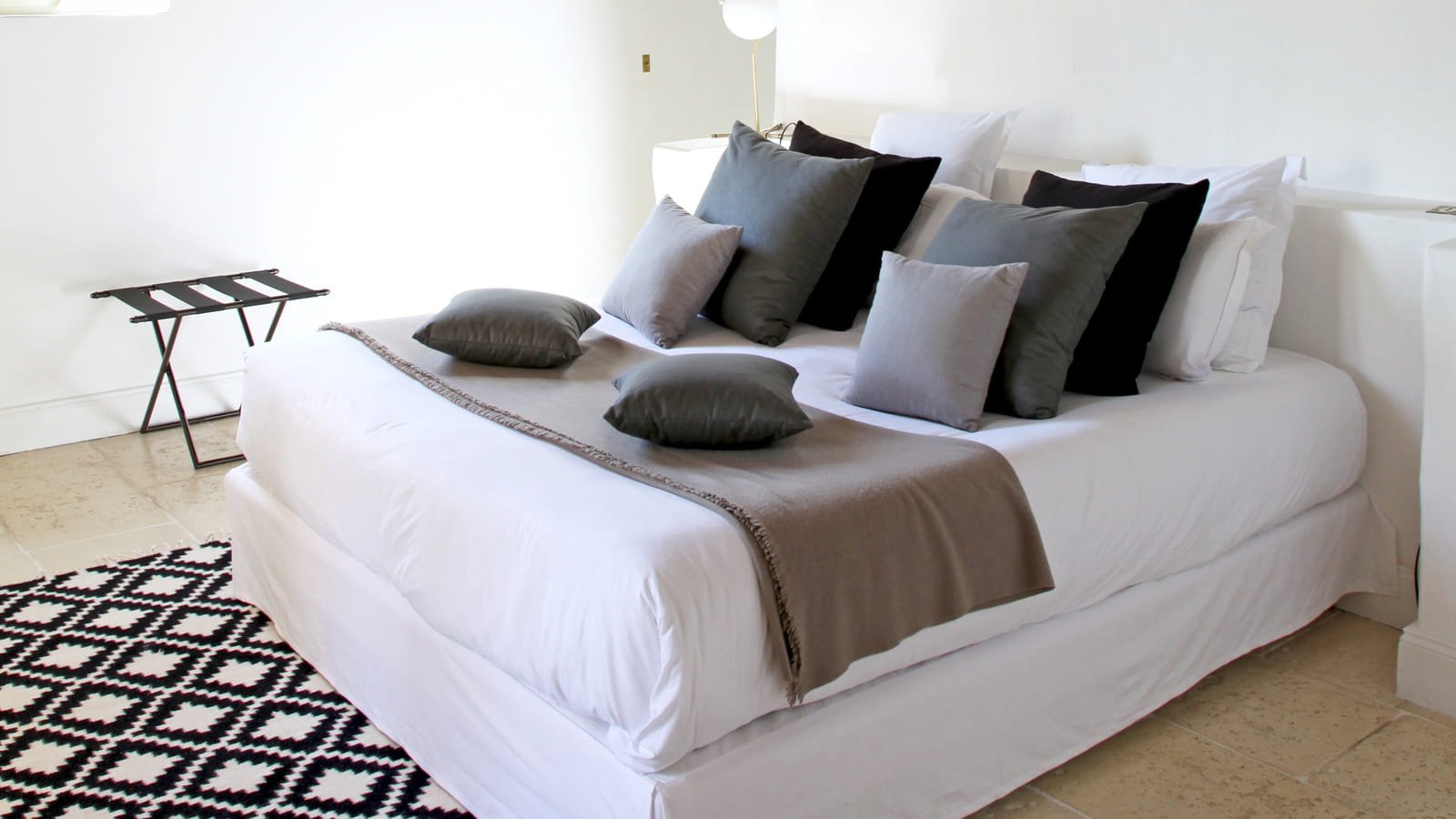 Chambre style graphique et chaleureux
