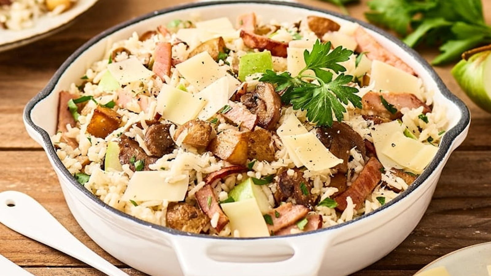 Poêlée de riz au rôti de porc, pommes de terre et champignons