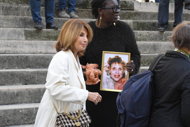 Nicole Calfan, aper&ccedil;ue aux fun&eacute;railles de Catherine Lachens