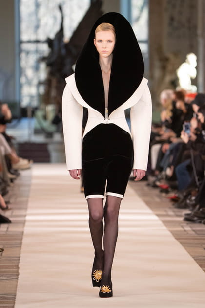 Look 3 du défilé Schiaparelli