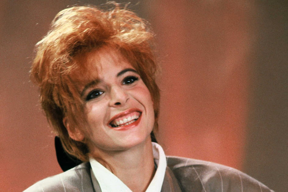 Myl&egrave;ne Farmer et son kh&ocirc;l noir charbon