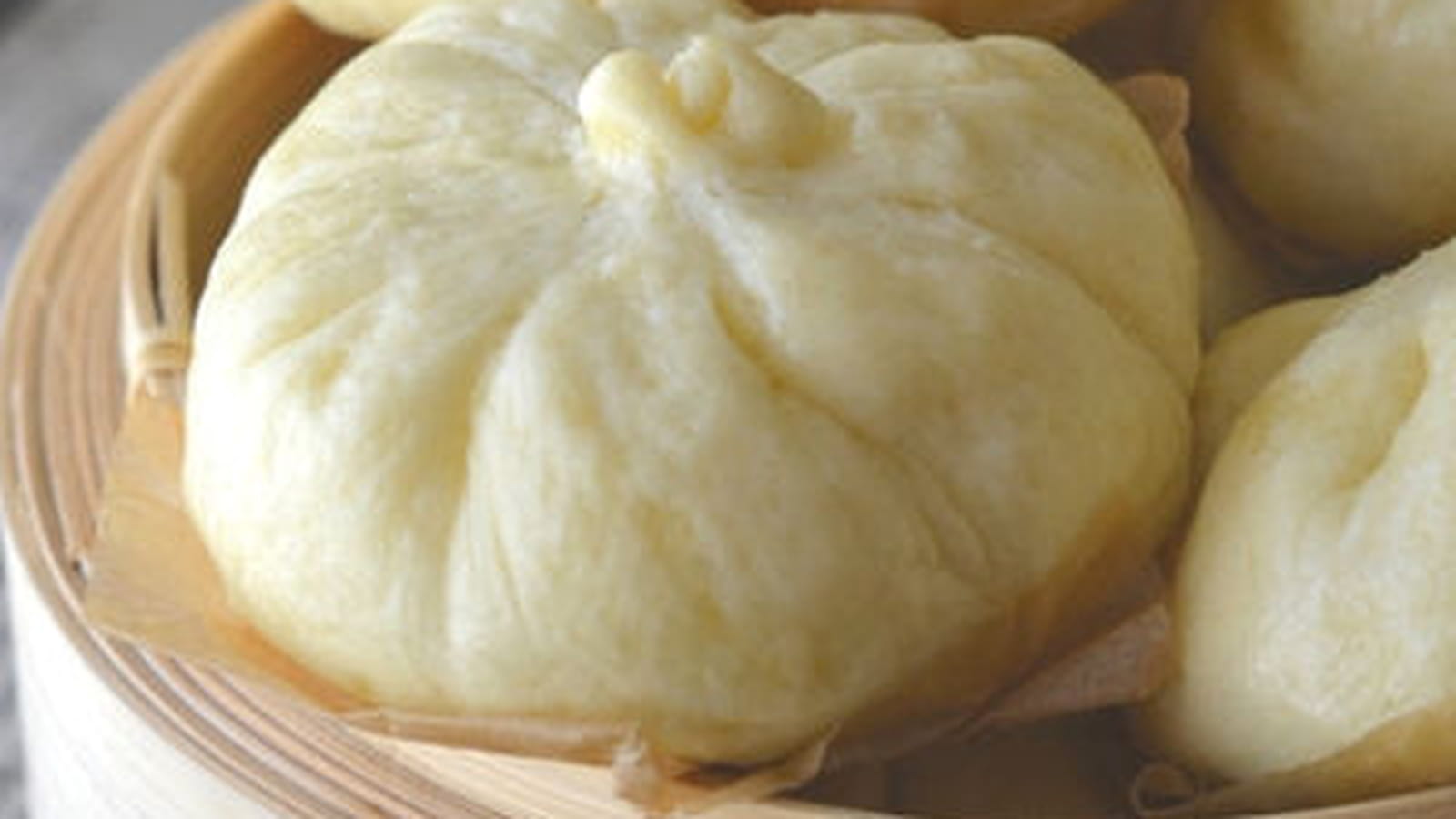 Paw ou baozi - Brioches farcies à la viande, aux champignons noirs et à la coriandre