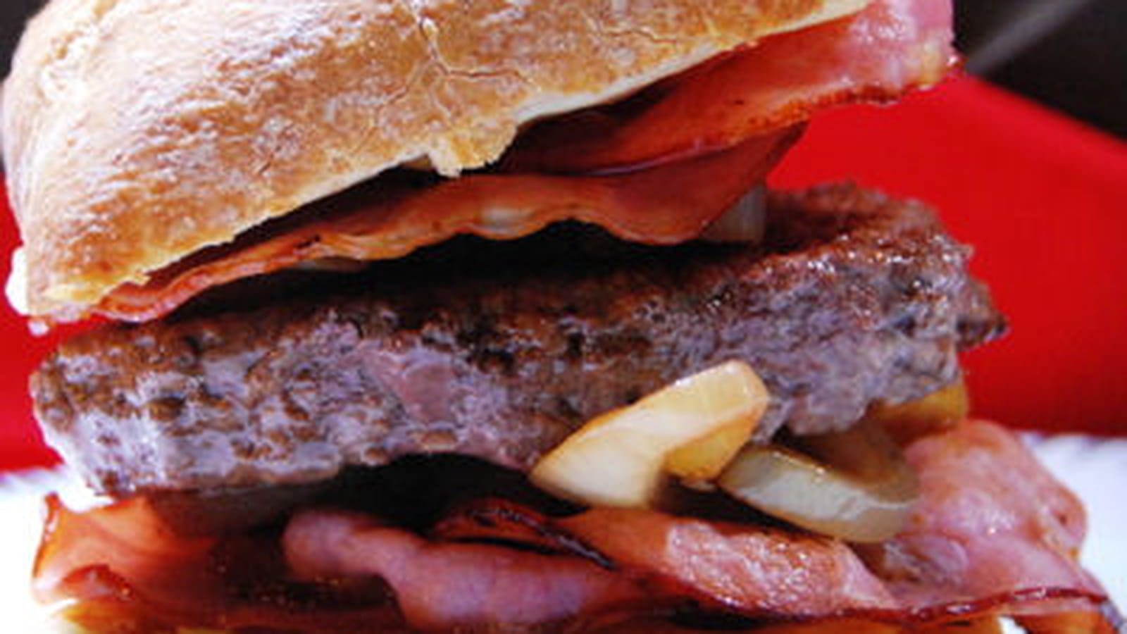 Hamburgers boeuf, oignon, bacon, emmental