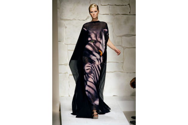 Un c&ocirc;t&eacute; f&eacute;lin